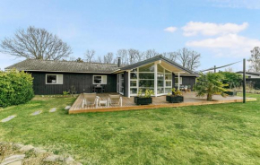 Nice Home In Strøby With Wifi, Strøby
